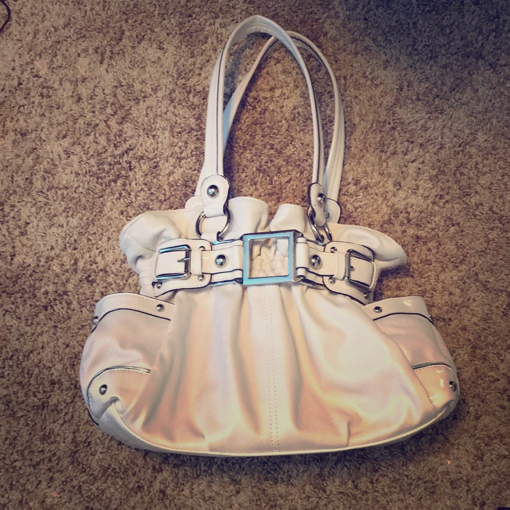 This is a very beautiful purse